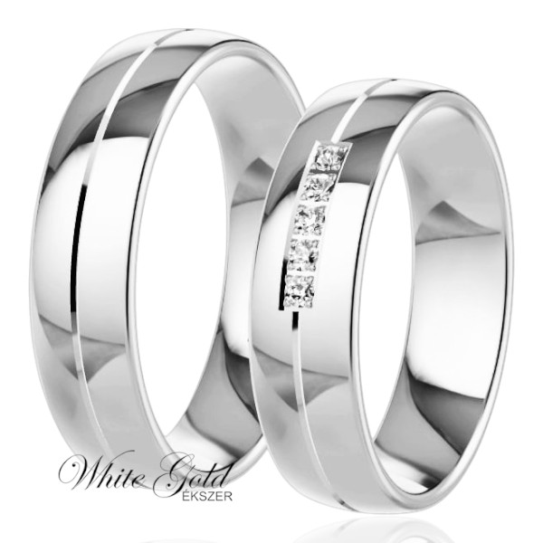 feher-arany-karikagyuru (26) Fehér arany karikagyűrű pár vésett vonallal és öt kővel díszített női gyűrűvel