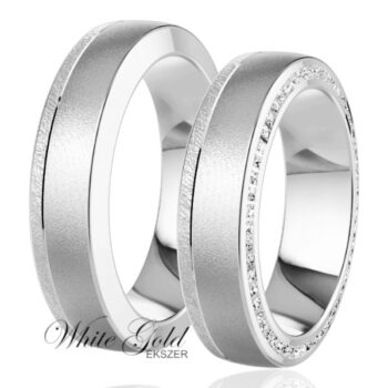 Fehér arany karikagyűrű pár matt felülettel és sorkövekkel