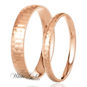 Rozé arany karikagyűrű pár kalapált felülettel