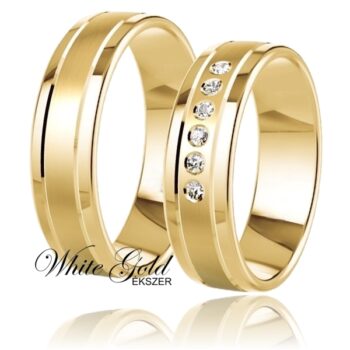 Modern megjelenésű sárga arany karikagyűrű pár, finom vonalperemmel és matt-fényes kombinált felülettel