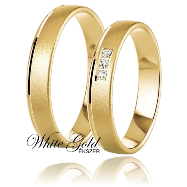 sarga_arany_karikagyuru_96 Sárga arany karikagyűrű pár matt felülettel és három kővel