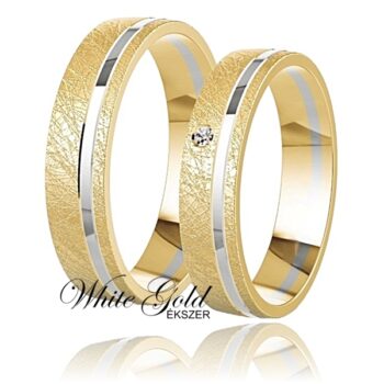 tobbszinu_arany_karikagyuru_19 Sárga és fehér arany karikagyűrű pár jégkarc felülettel és egy kővel