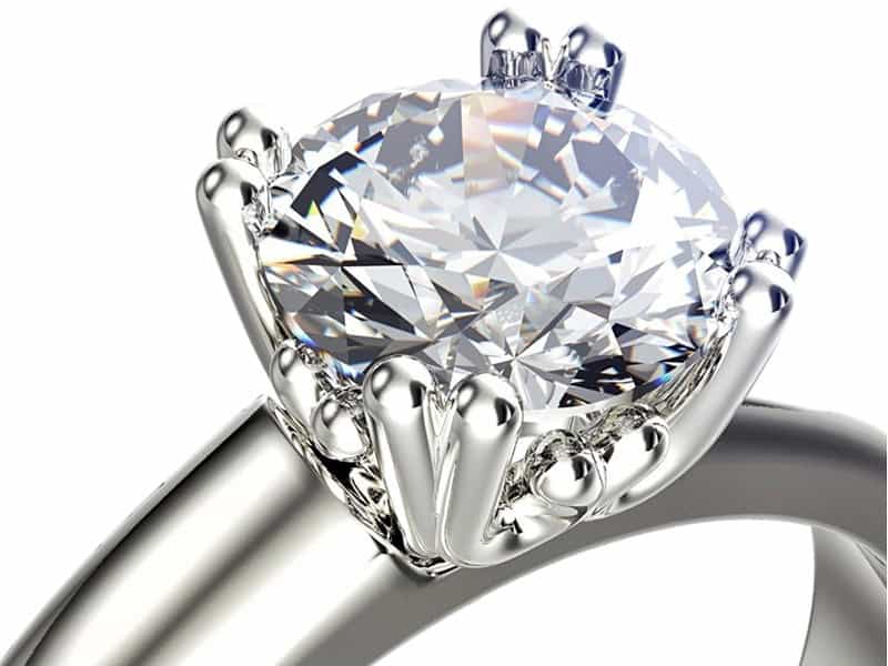 Kiesett a kő a gyűrűből