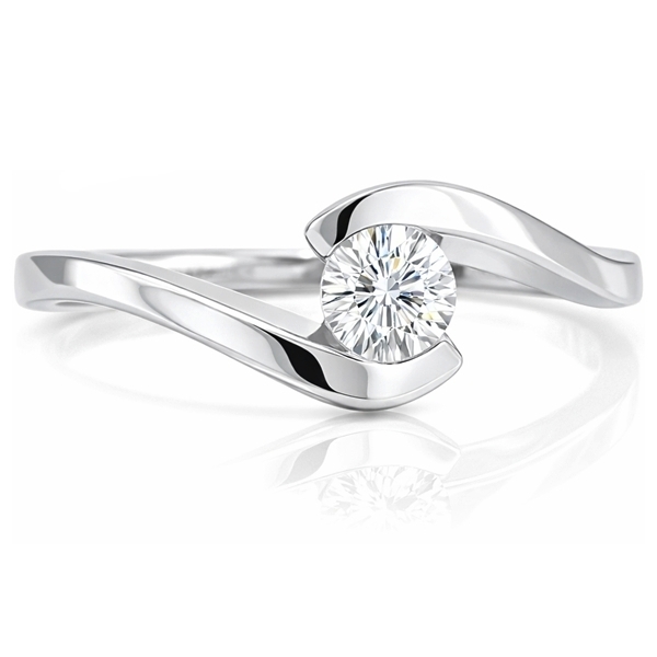 feher-arany-eljegyzesi-gyuru-66 Fehér arany eljegyzési gyűrű ívelt sínnel