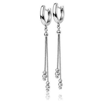 feher-arany-logos-fulbevalo Fehér arany lógós fülbevaló láncos díszítéssel